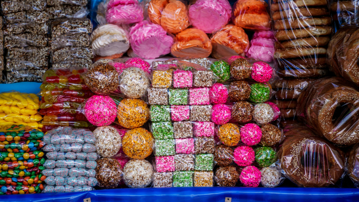 Dulces fueron retirados de mercado de Quito.