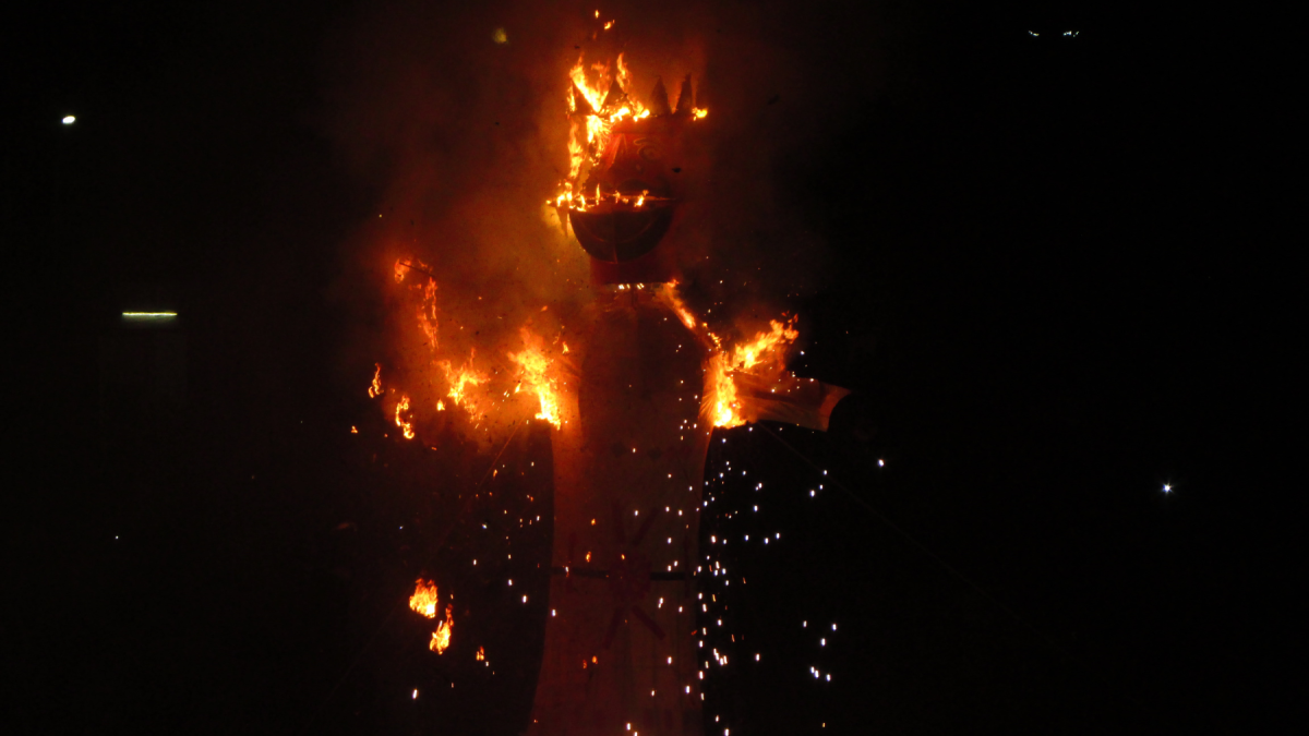 Quema de monigotes en Guayaquil: ¿dónde es prohibido y dónde no?