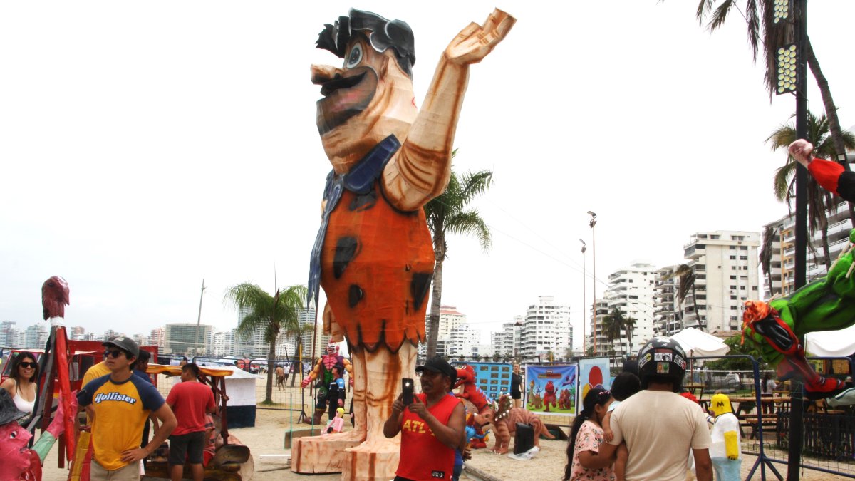 Pedro Picapiedra de 12 metros de altura fue una de las grandes atracciones