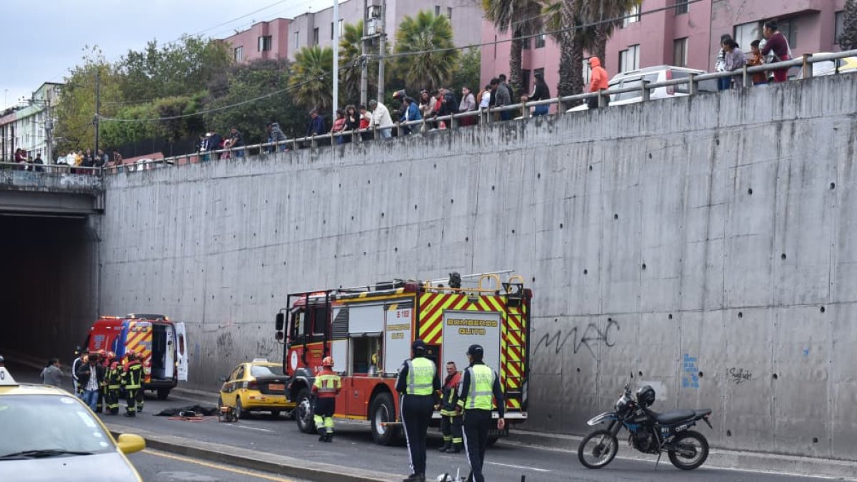 Motociclista murió tras choque con un taxi en la Mariscal Sucre.