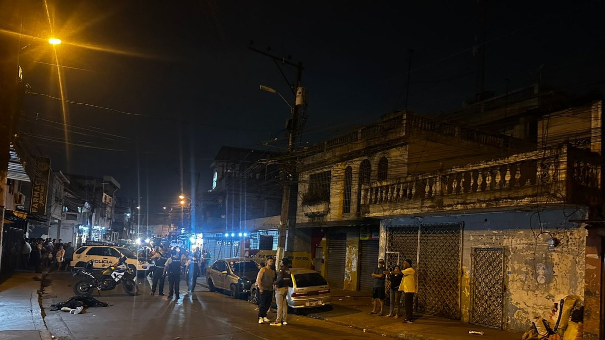 Agentes policiales acudieron al punto para verificar el hecho y recabar datos.