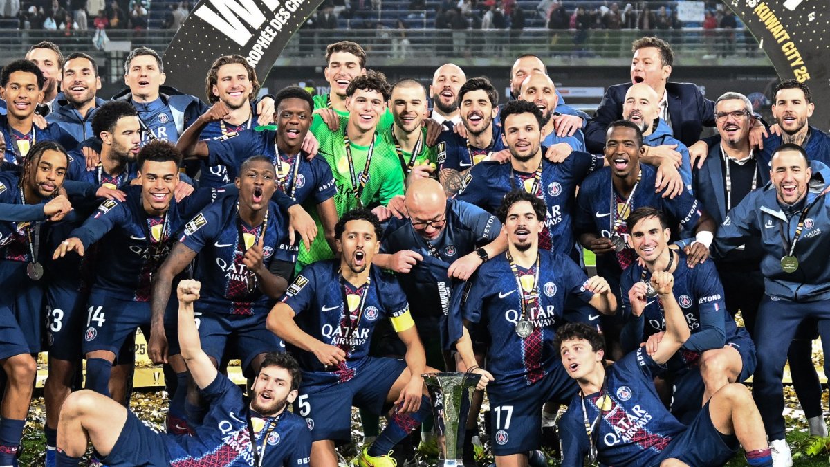 Pese al gol en propia puerta del ecuatoriano, su equipo se repuso y se llevó la Supercopa de Francia en penales.