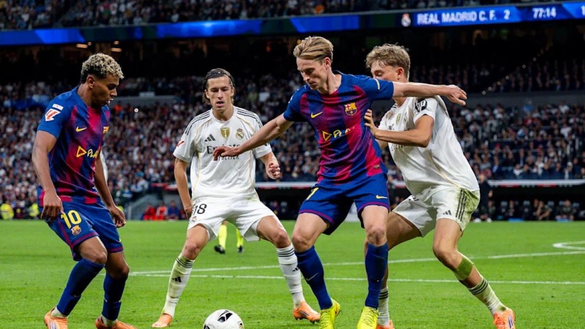 Real Madrid y FC Barcelona se vuelven a medir por una Supercopa de España.