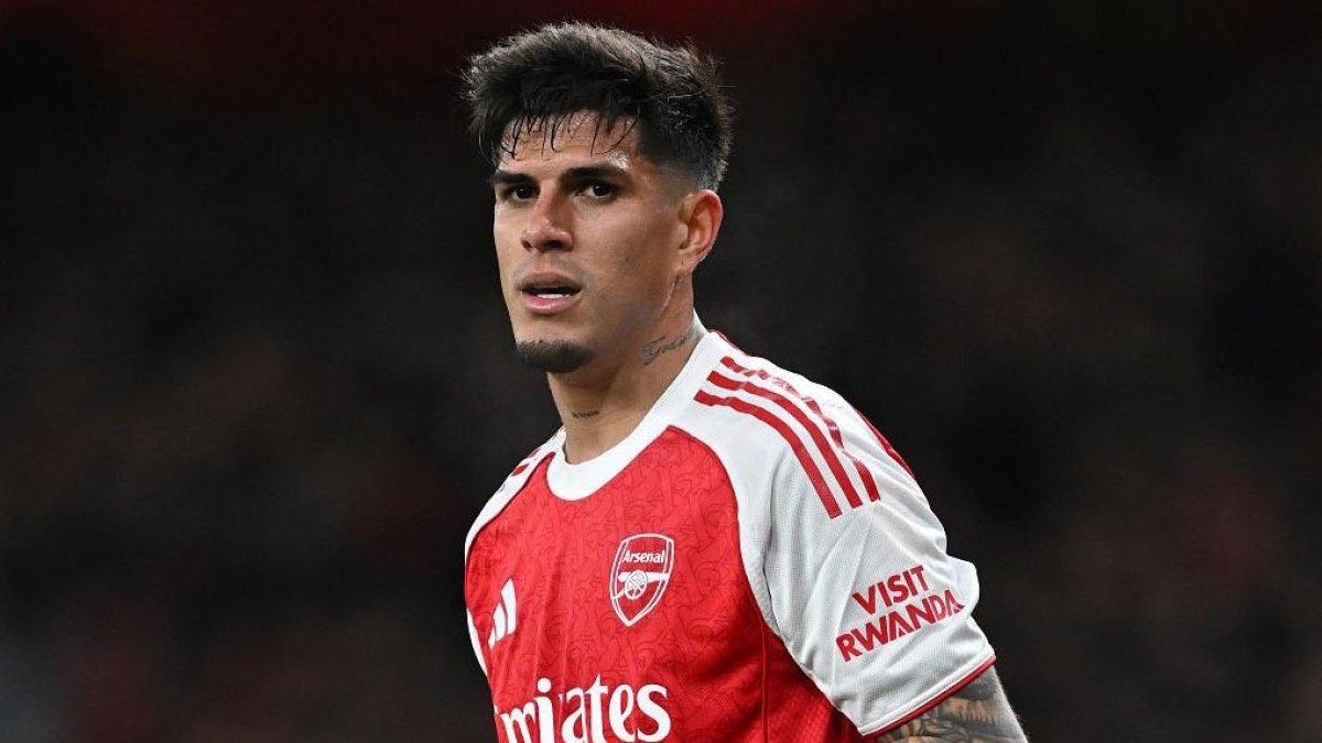 Piero Hincapié jugó 57 minutos en el empate sin goles del Arsenal ante Liverpool.