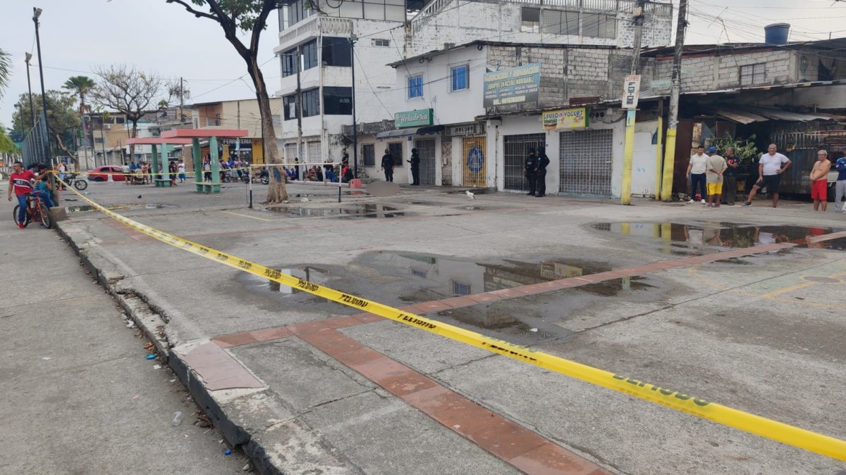 El sitio fue cercado por agentes de la Policía Nacional.