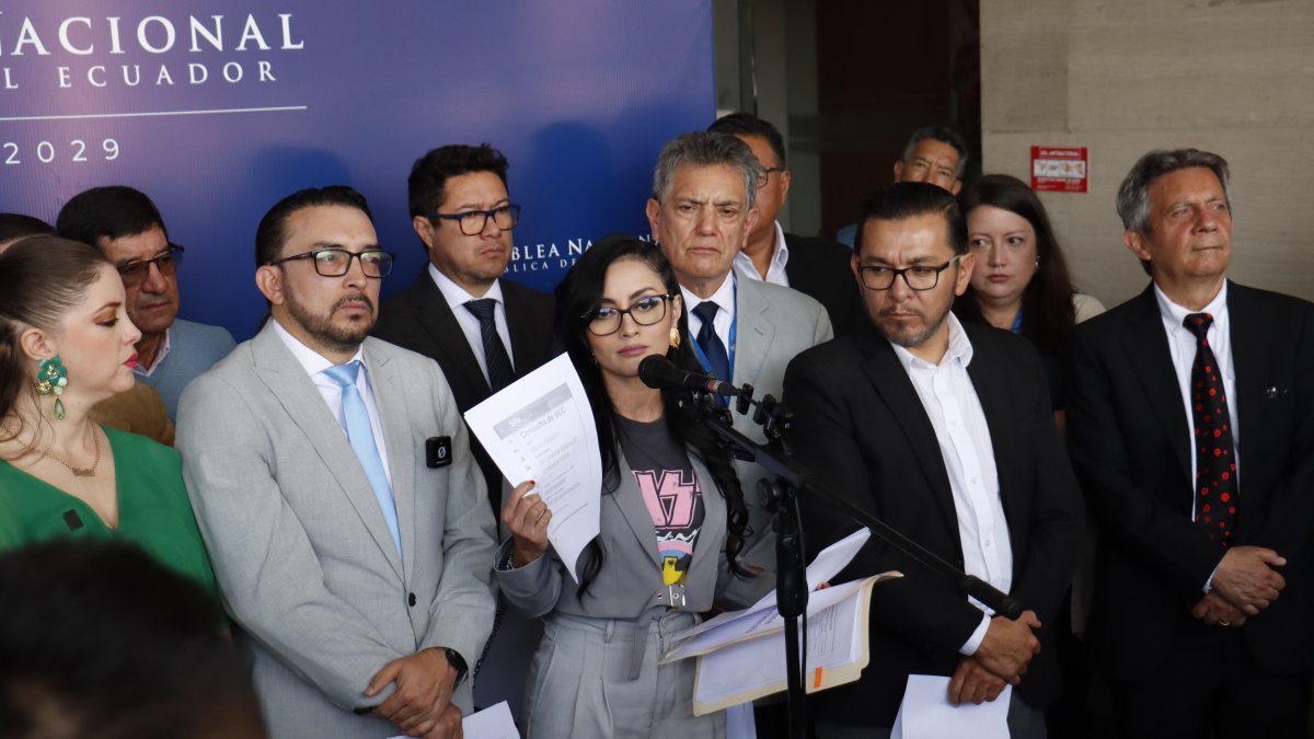 Varios legisladores, como Viviana Veloz, ya han emitido sus primeras reacciones respecto al caso GRANASA.