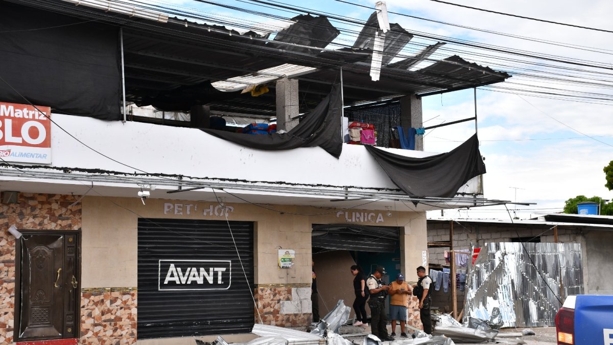 La explosión causó graves daños materiales en al menos seis viviendas del sector.