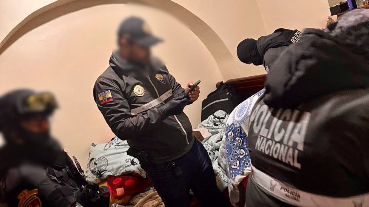 Los agentes hicieron un allanamiento en la indagación por el crimen del guardia, en el norte de Quito.