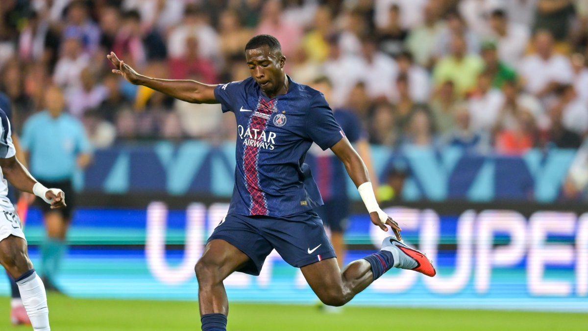 Willian Pacho será titular en la zaga de PSG.