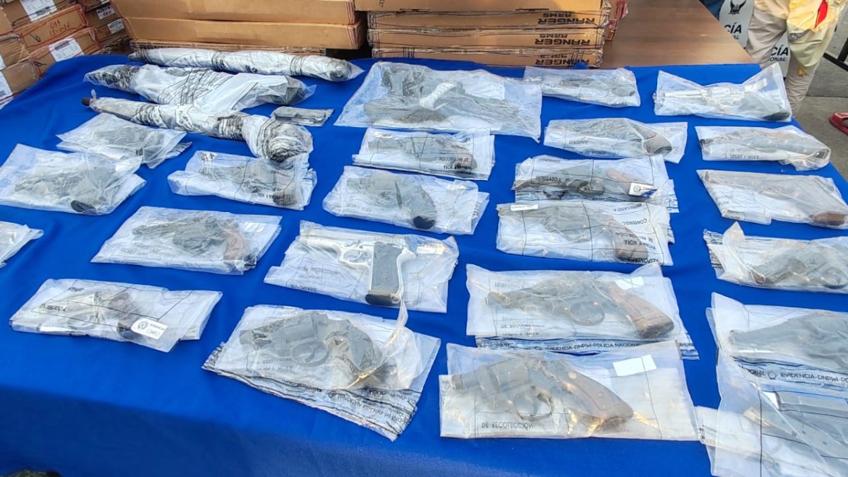 El armamento fue encontrado en un inmueble, en el norte de Guayaquil.