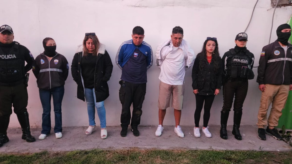 Entre los detenidos dos mujeres y dos hombres.