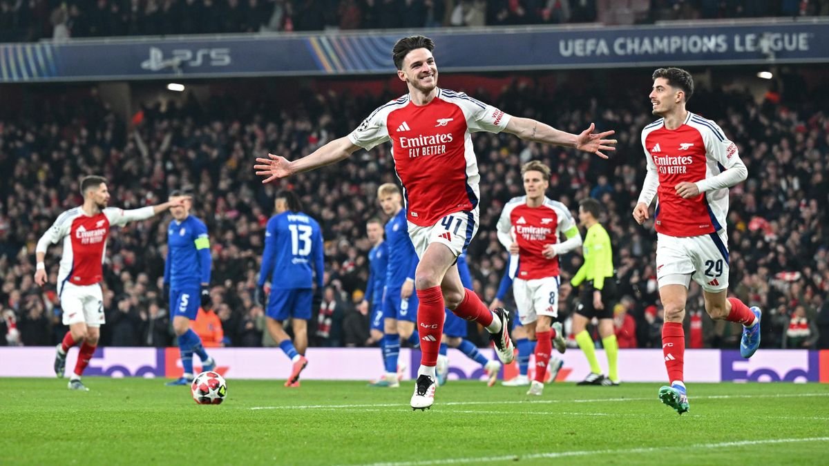 Arsenal lidera la clasificación de Champions League con puntaje ideal.