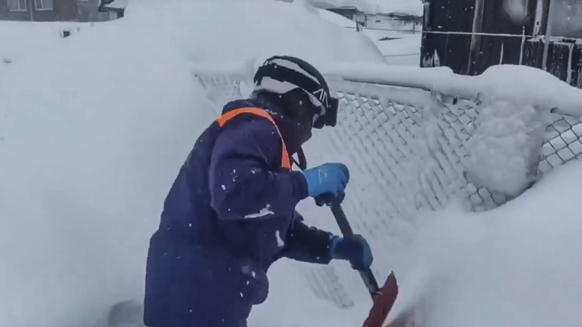 La mayor nevada registrada en Kamchatka, en Rusia, bloquea edificios y carreteras.