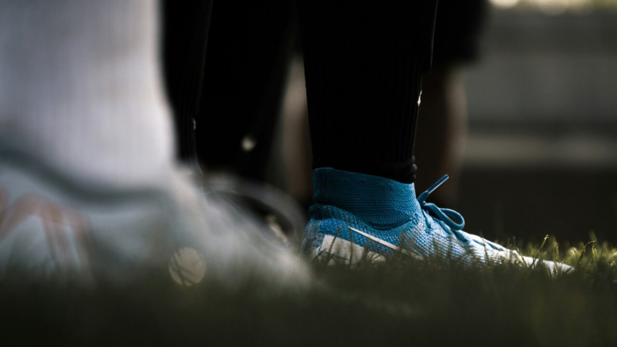 Futbolistas ecuatorianos destacan en las principales ligas europeas gracias a una formación más integral y táctica.