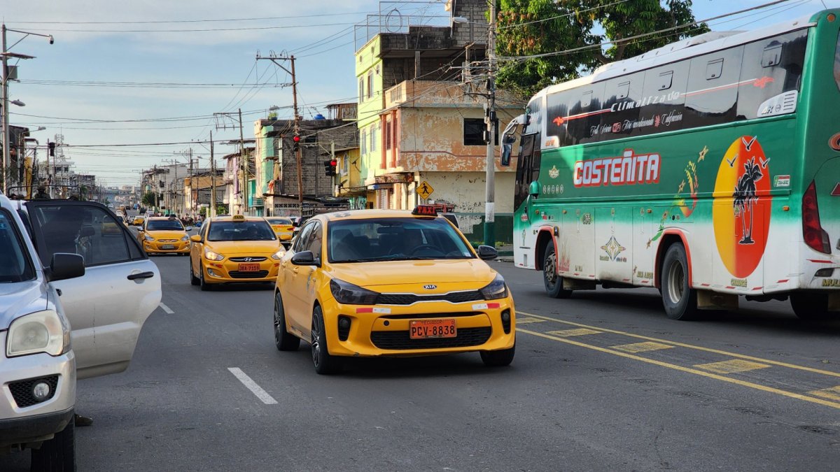 Compañeros de la víctima realizaron una caravana simbólica.