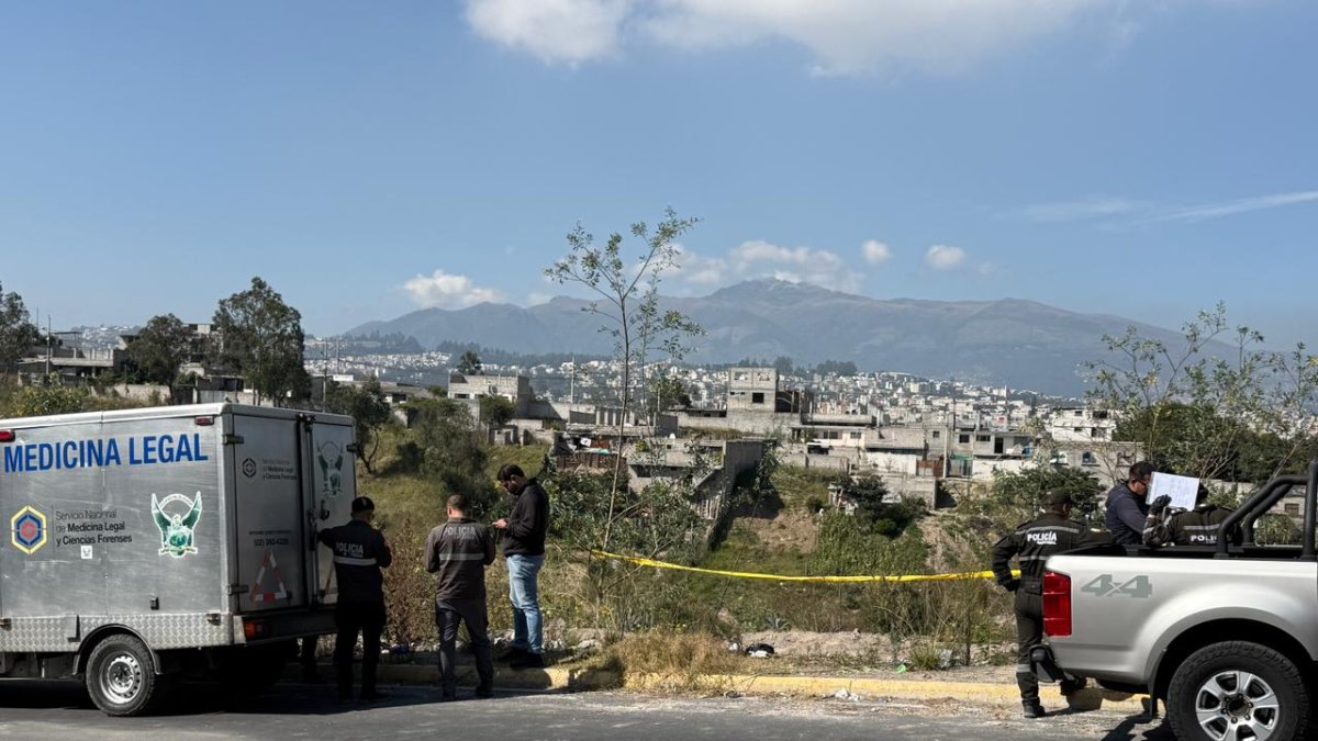 El cuerpo fue localizado a un costado de la vía que dirige a Ciudad Bicentenario.