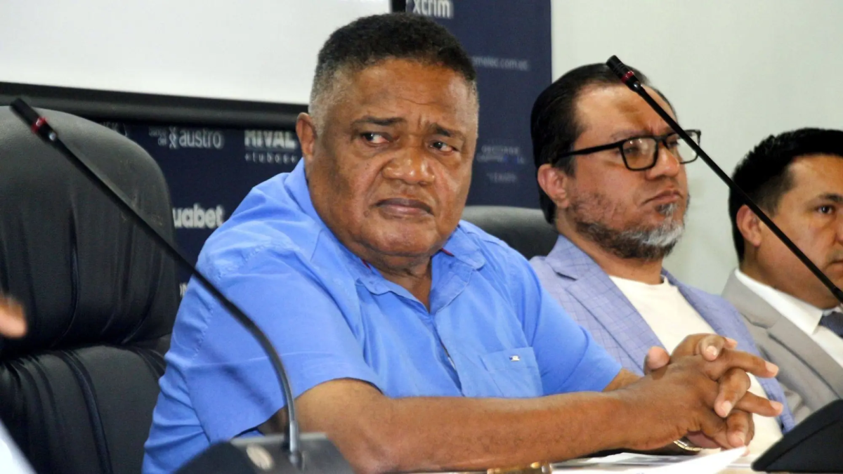 Jorge Guzmán habló en rueda de prensa sobre la decisión del Viceministerio del Deporte.