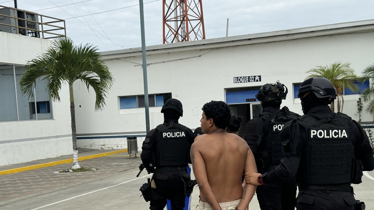 La Policía aprehendipo a dos hombres y una mujer vinculados a red de expendio de sustancias y otros ilícito