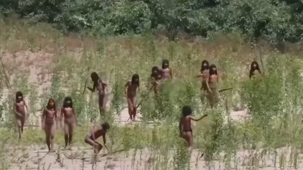 Imagen de la tribu en el Amazonas.