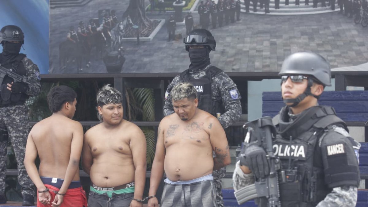 Varios detenido y más de una tonelada de droga fue incautada.