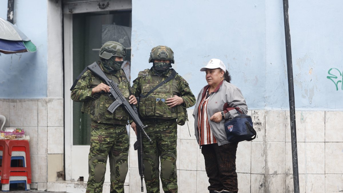 Los militares se han desplazado al Centro Histórico para apoyar en la seguridad.