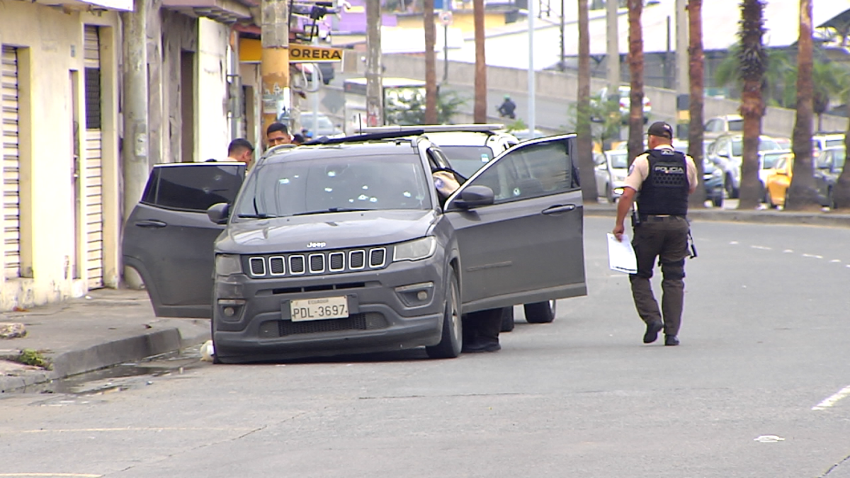 Chino Julio se movilizaba en este carro cuando fue atacado.