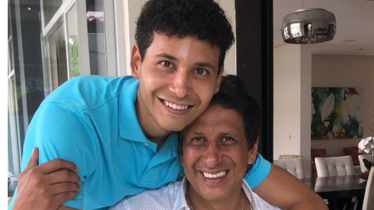 José y Gabriel Cevallos padre e hijo en el arco de Barcelona.