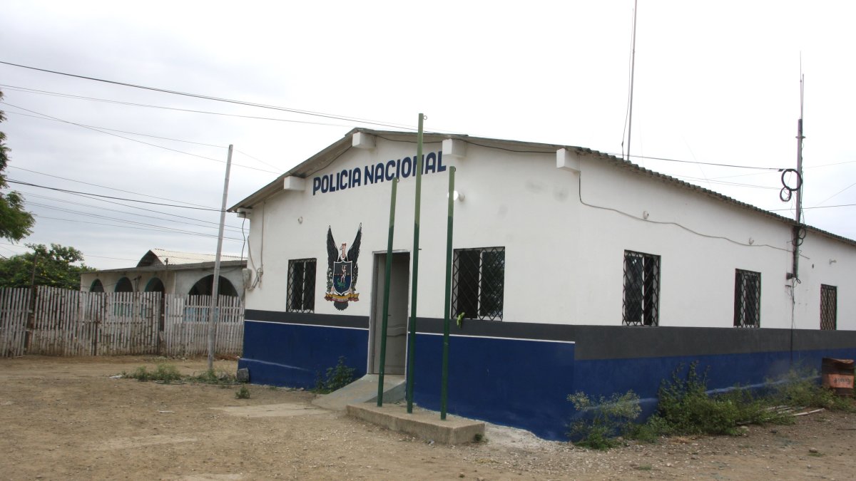 La Unidad Policial Comunitaria (UPC) de la comuna Palmar está atendiendo en la comunidad.