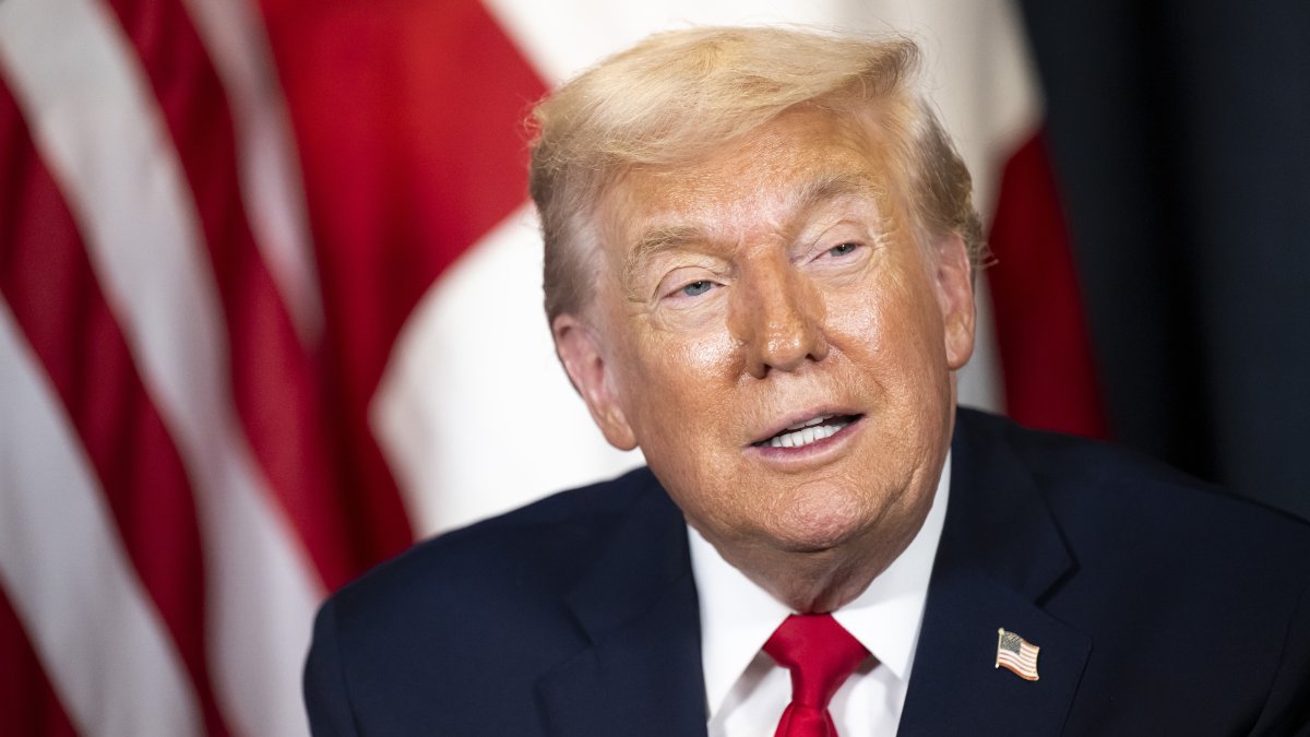 Donald Trump confirmó que no asistirá al Super Bowl.