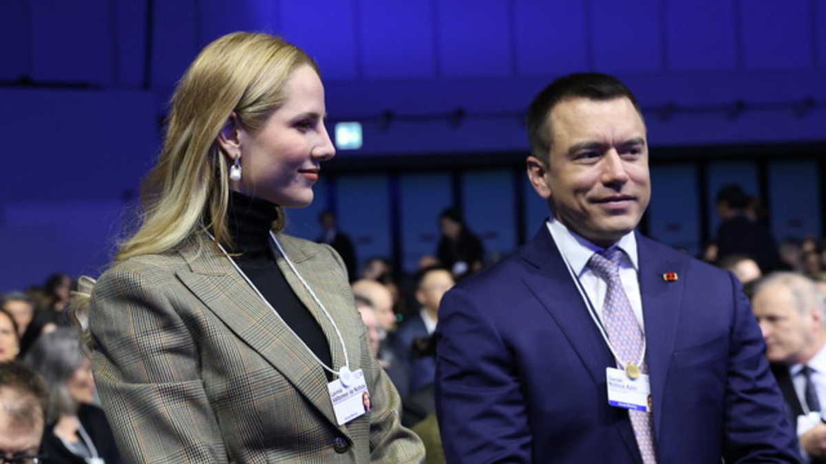 El viaje de Lavinia Valbonesi en el avión presidencial a Davos será investigado por la legisladora del correísmo, Mónica Palacios.