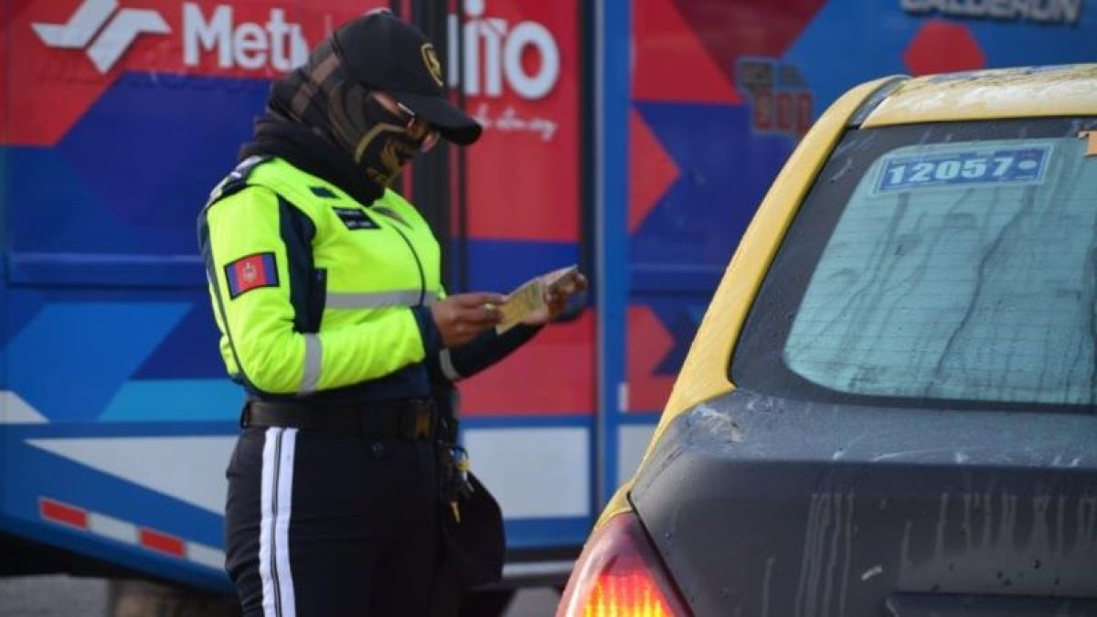 Conoce cómo rige el pico y placa en Quito.