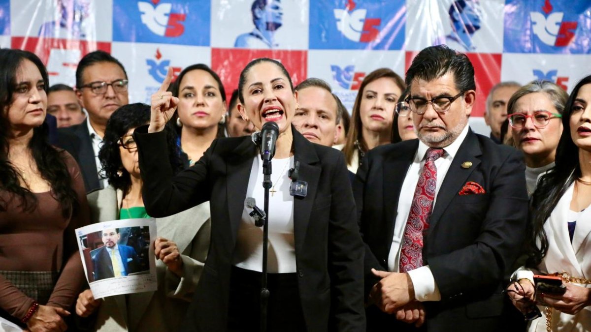 Luisa González dio declaraciones tras los allanamientos a su vivienda.