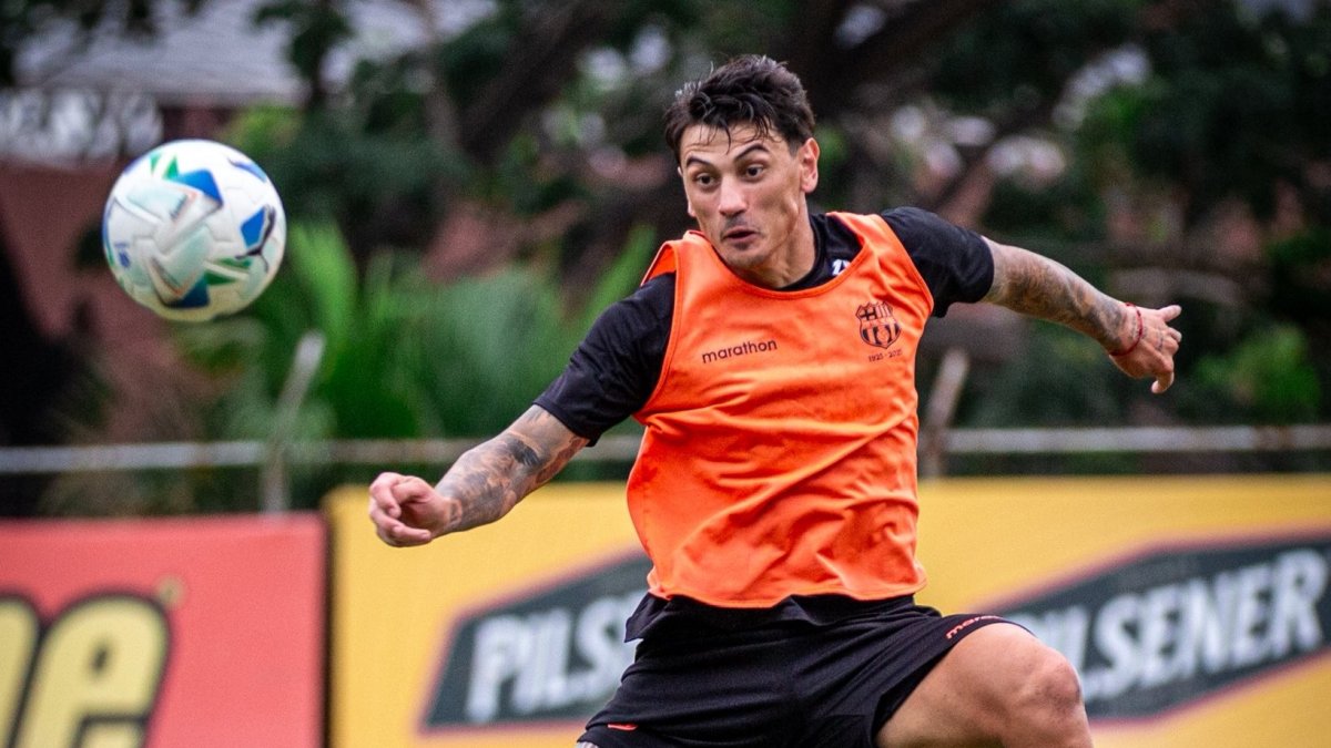 Sergio Núñez, uruguayo de 25 años, es uno de los incorporados al Barcelona 2026.