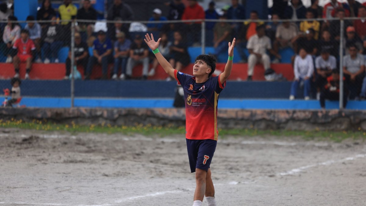 Marcos Avilés anotó el tercer y cuarto gol en la victoria de 6 de diciembre.