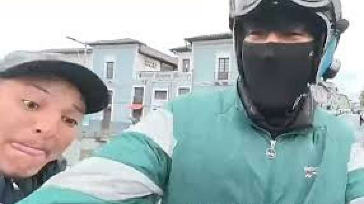 Las imágenes del robo se hicieron virales en redes sociales.