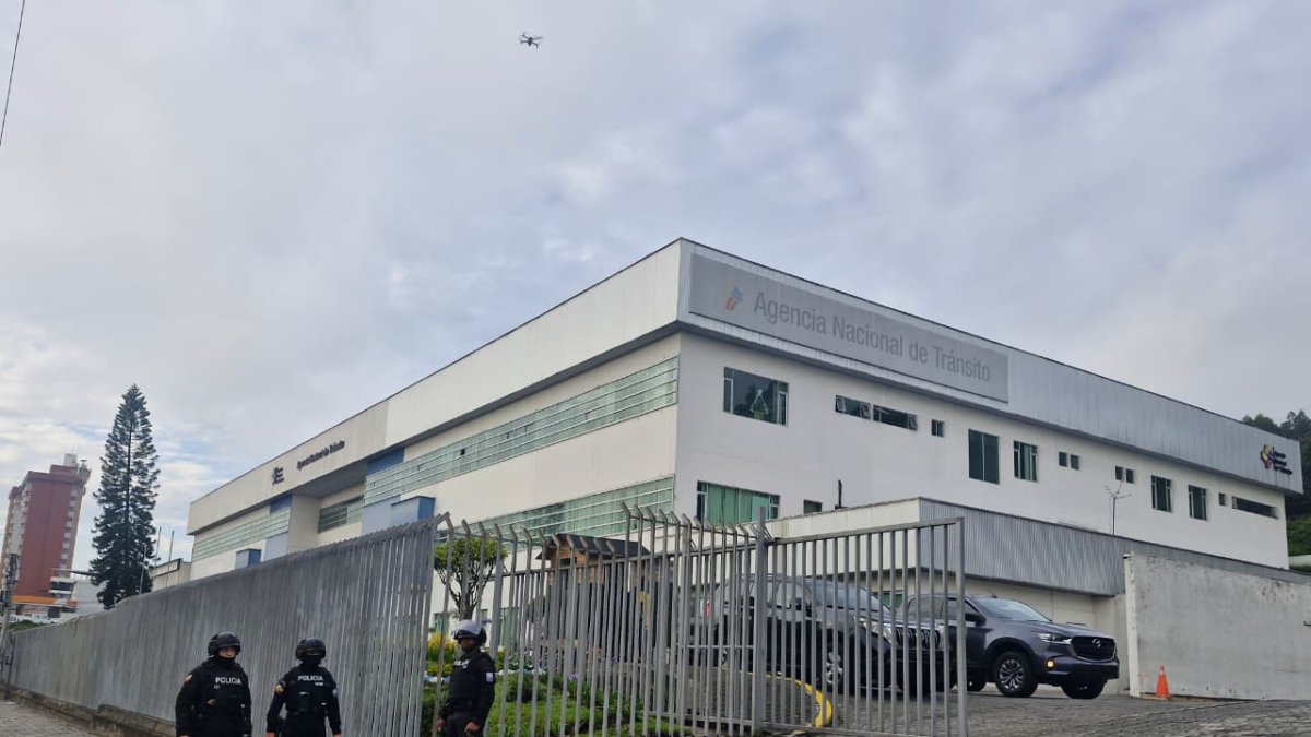 El 30 de enero de 2026 se allanaron las oficinas de la ANT y desde entonces se paralizaron trámites.