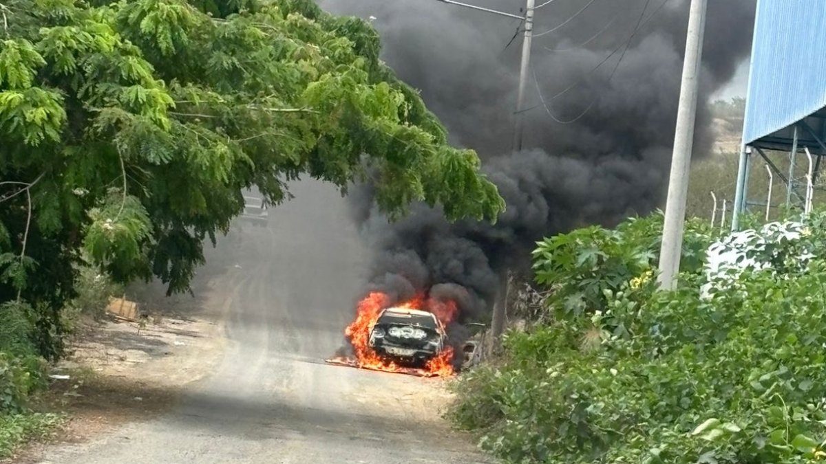 Un vehículo fue incinerado tras el crimen del hijo de Leo Briones. Una práctica de los grupos delictivos para perturbar pistas