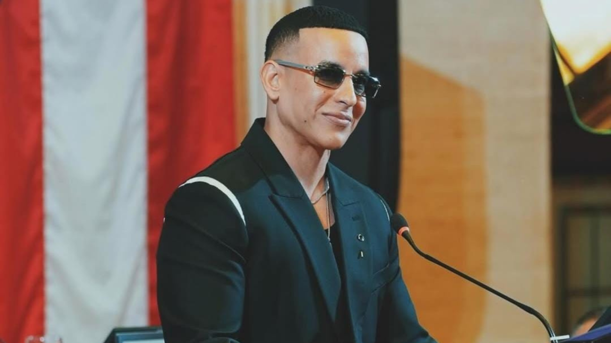 Daddy Yankee durante su discurso al recibir el reconocimiento de San Juan, Puerto Rico.