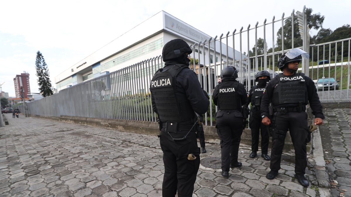 Uno de los allanamientos se realizó en la Agencia Nacional de Tránsito de Quito.