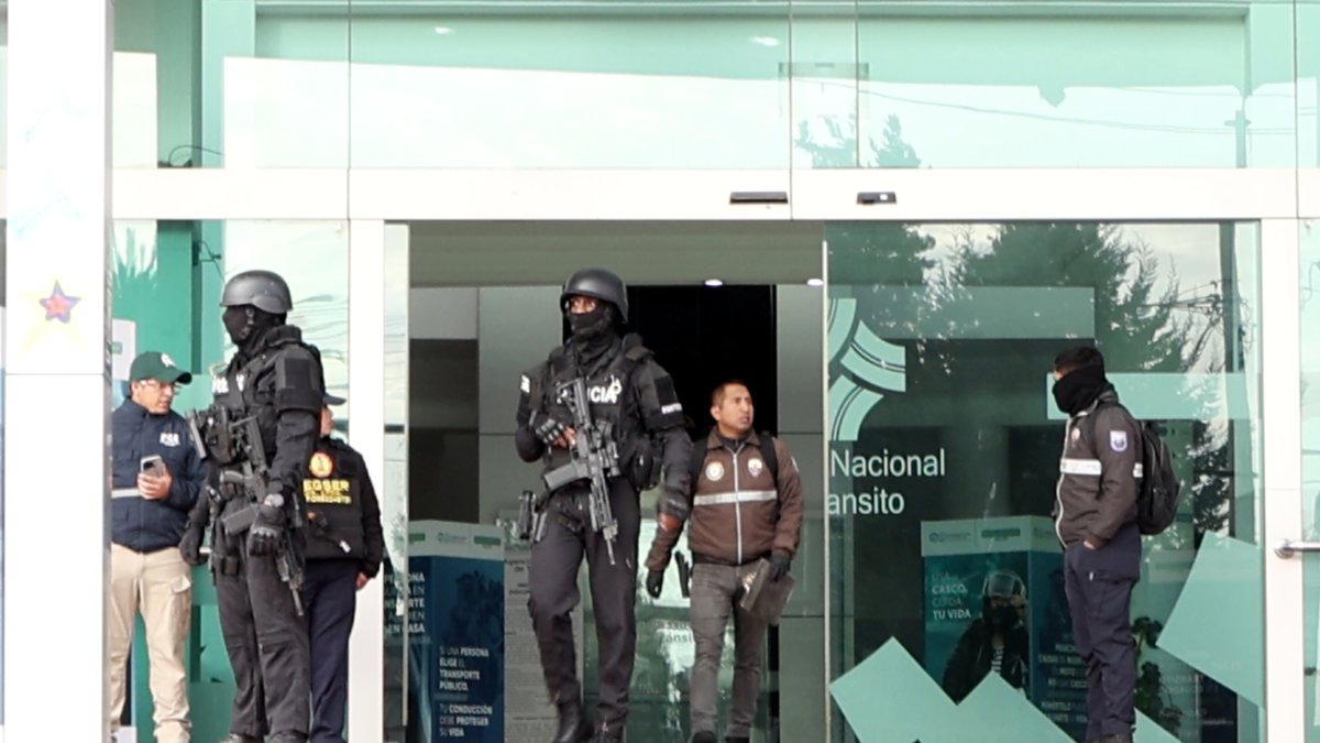 Las instalaciones de la Agencia Nacional de Tránsito en Quito fueron allanadas.