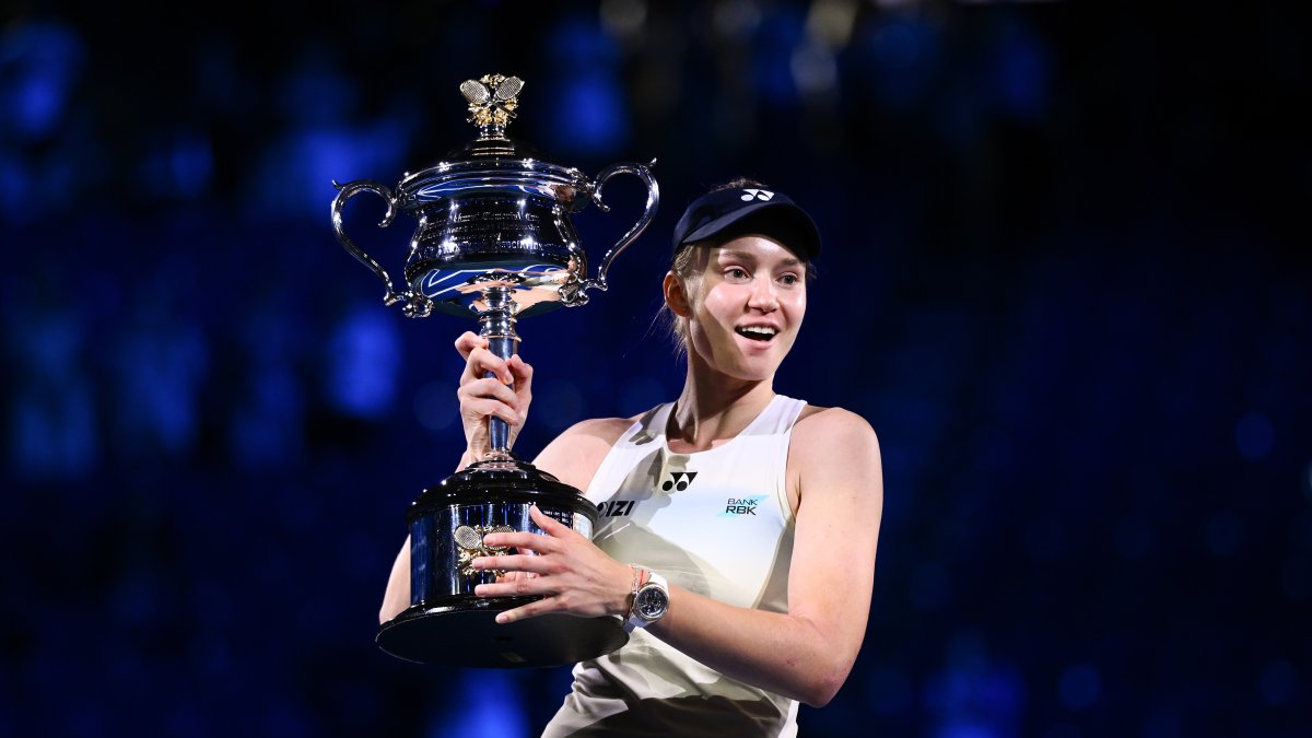 Elena Rybakina como campeona del Abierto de Australia, su primer corona de este Grand Slam.