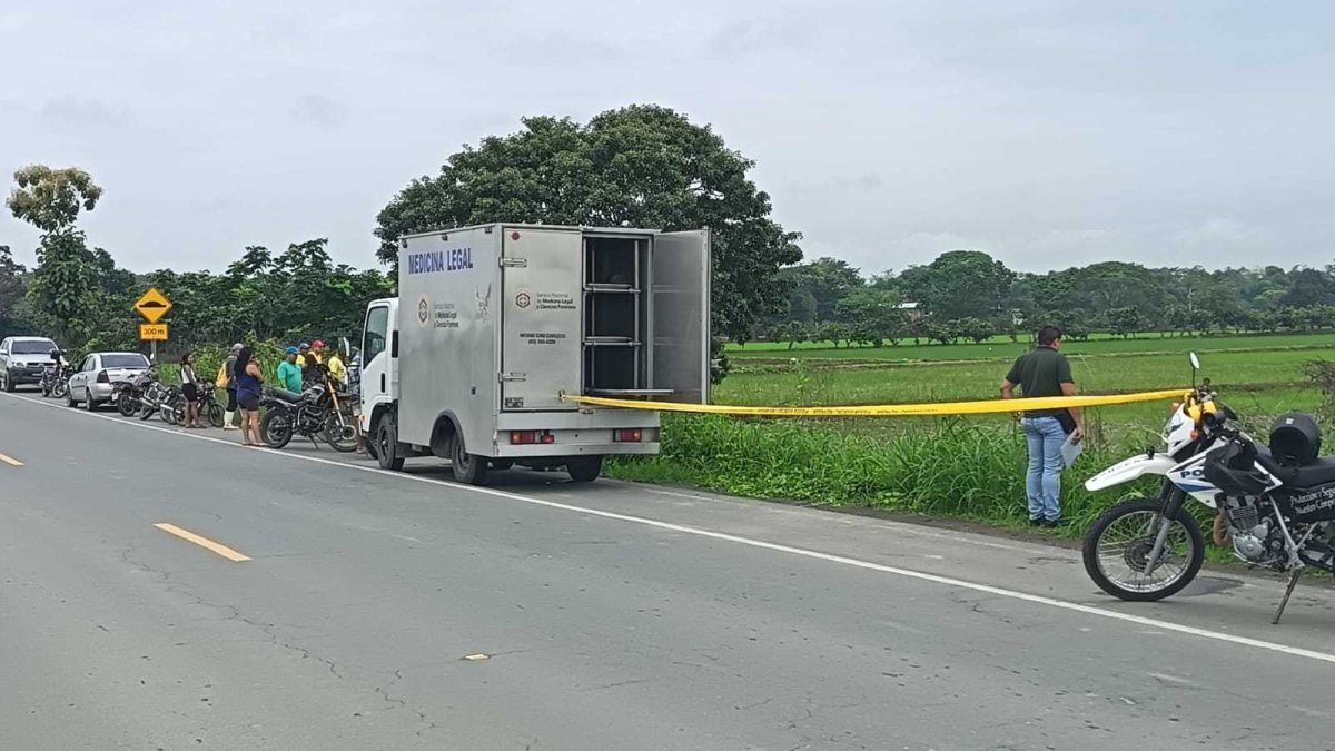 El fallecido apareció a un costado de la vía.