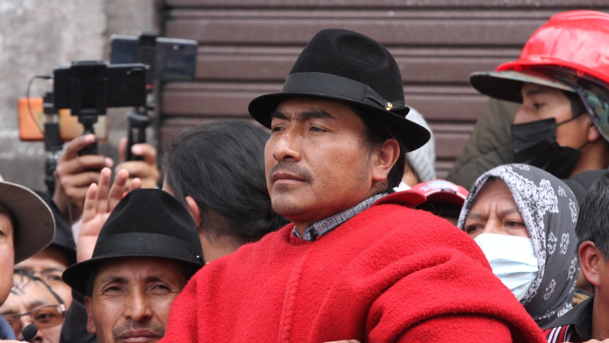 Leonidas Iza es un dirigente indígena e ingeniero ambiental ecuatoriano.