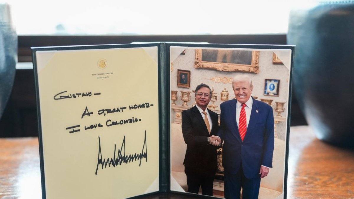 Fotografía de Donald Trump y Gustavo Petro compartida en redes sociales por parte del presidente colombiano.