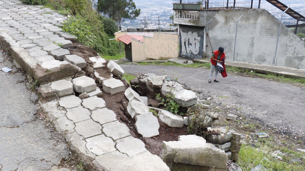 Existen zonas donde los terrenos empiezan a ceder, como se puede observar en esta imagen.