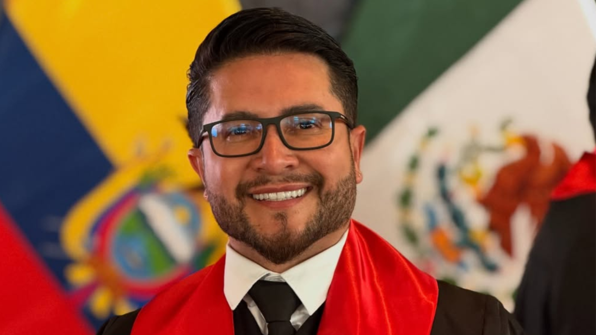 Jorge Heredia recibió el título de Doctor Honoris Causa