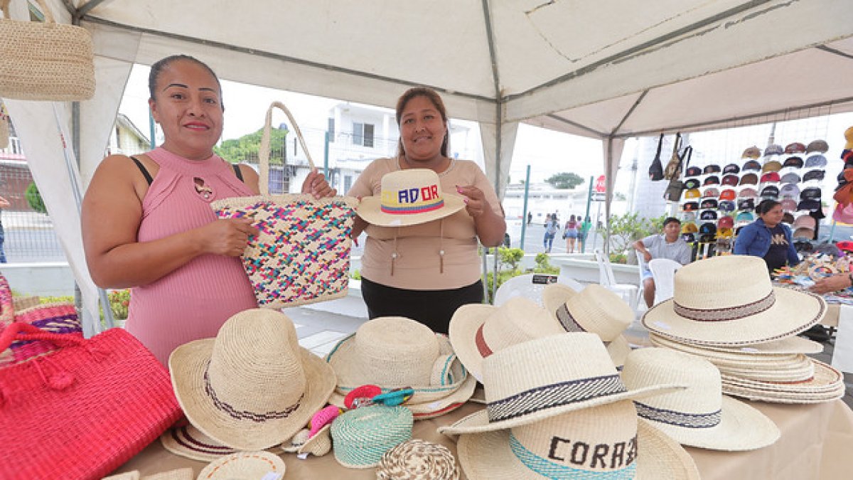 El presidente Daniel Noboa anunció el Crédito Emprende Violeta, un financiamiento de BanEcuador para mujeres emprendedoras con tasa del 9,8% y sin garante.