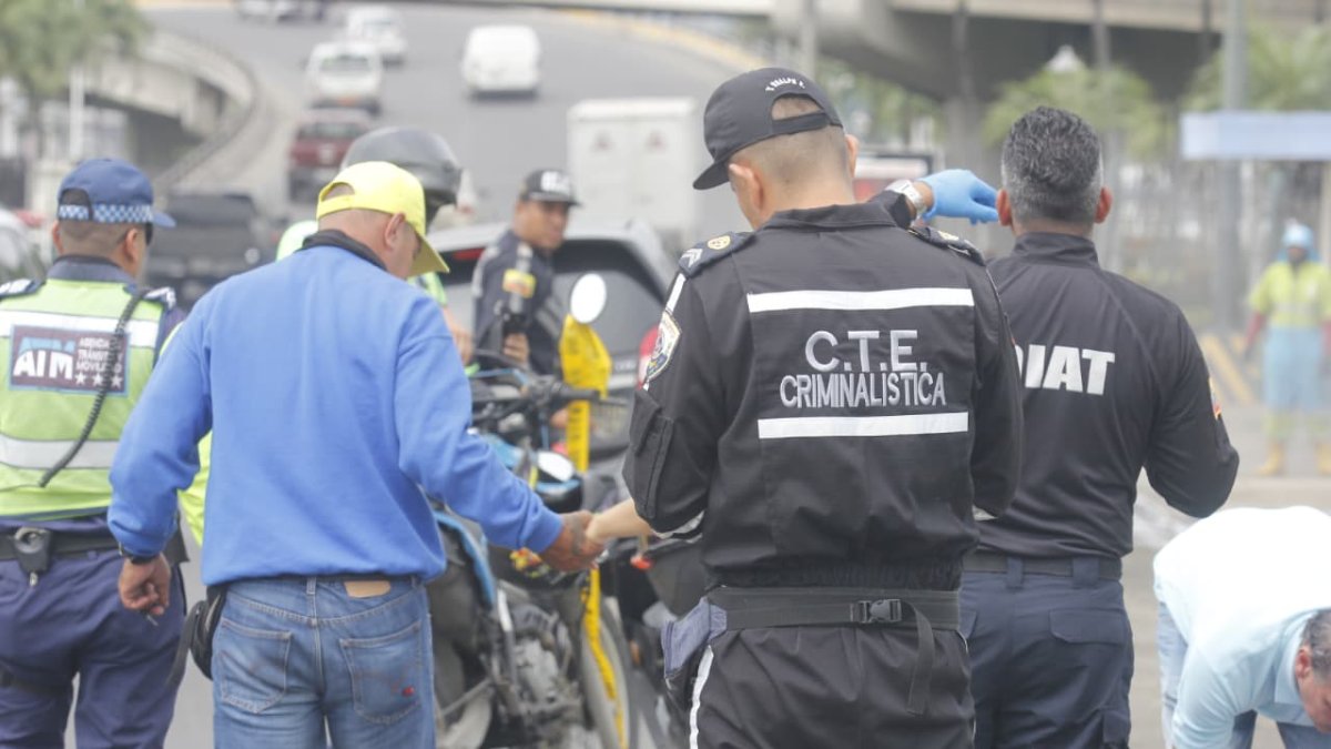 La victima se movilizaba en un vehículo liviano cuando ocurrió el accidente.