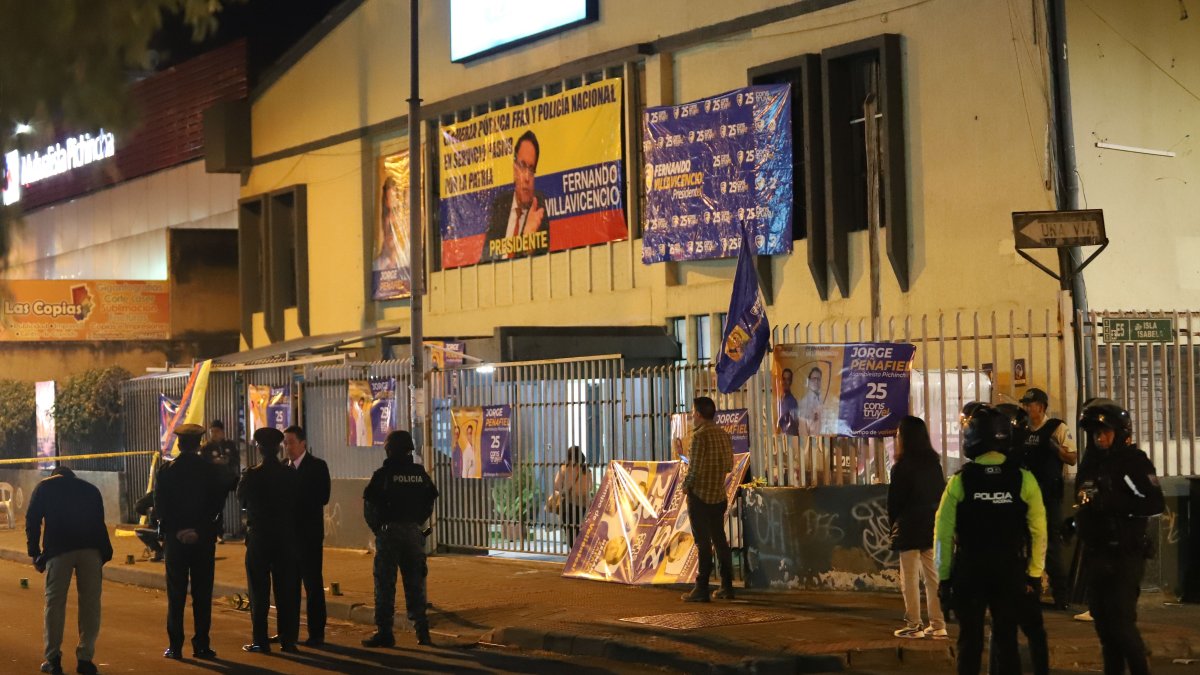 En este lugar fue asesinado Fernando Villavicencio, candidato presidencial por el movimiento Construye.