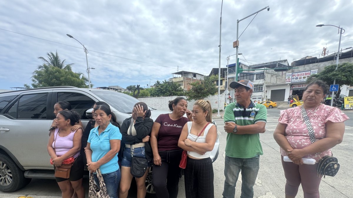 Familiares de ocho pescadores desaparecidos  solicitan que se fortalezca la búsqueda del barco por  vía aérea.